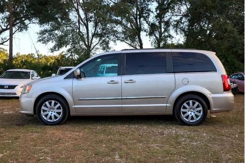 2012 Chrysler Town & Country Touring