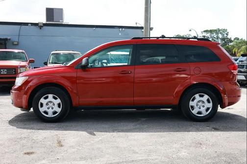 Inferno Red Crystal Pearlcoat 2010 Dodge Journey SE