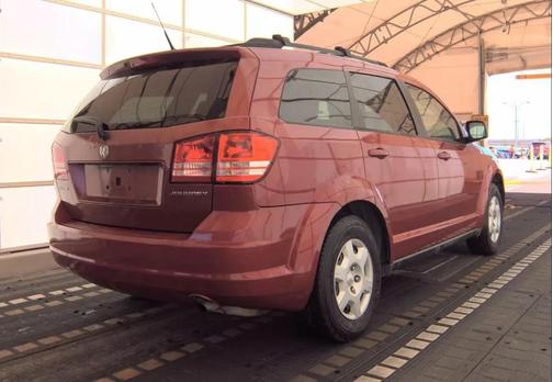 Inferno Red Crystal Pearlcoat 2010 Dodge Journey SE