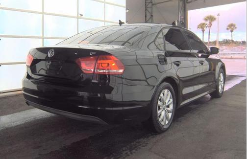 2015 Volkswagen Passat 1.8T S