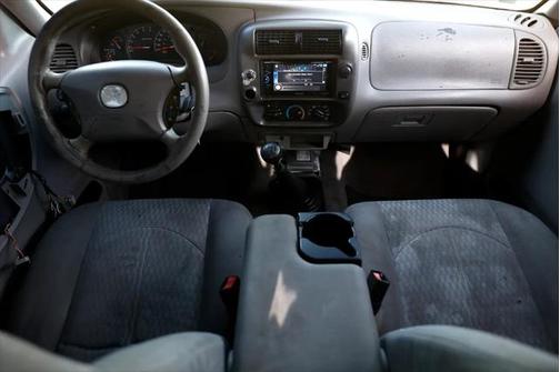 2001 Mazda B3000 CAB PLUS