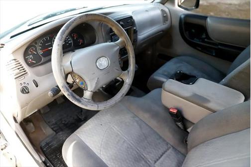 2001 Mazda B3000 CAB PLUS