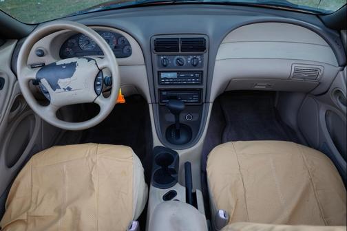 1999 Ford Mustang Base