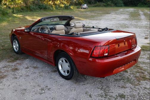 1999 Ford Mustang Base