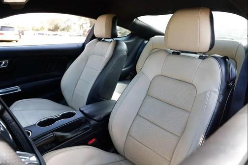 2016 Ford Mustang EcoBoost Premium