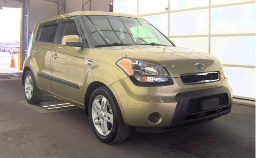 2011 Kia Soul +