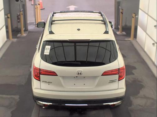 White Diamond Pearl 2017 Honda Pilot Touring