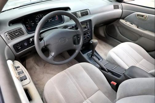 1999 Toyota Camry LE V6