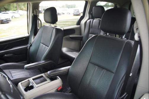 2013 Chrysler Town & Country Touring-L