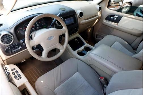 2004 Ford Expedition XLT
