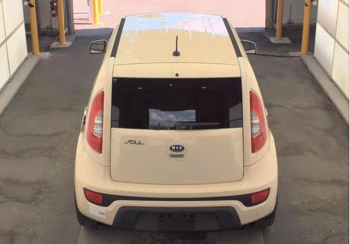 Clear White 2012 Kia Soul Base