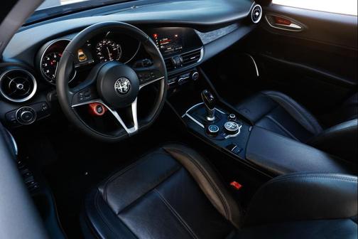 2019 Alfa Romeo Giulia Sport