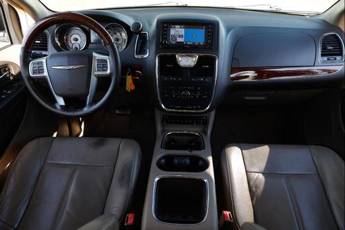 2012 Chrysler Town & Country Limited