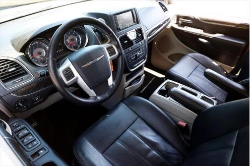 2015 Chrysler Town & Country Touring