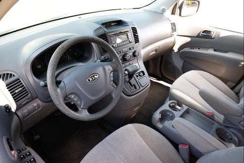 2012 Kia Sedona LX