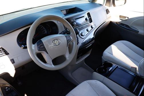 2011 Toyota Sienna LE