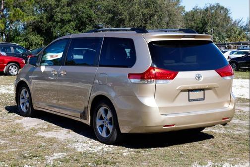 2011 Toyota Sienna LE