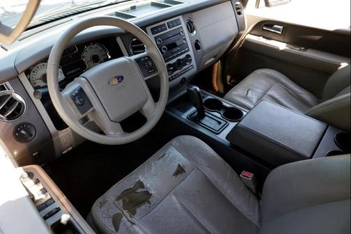 2010 Ford Expedition XLT