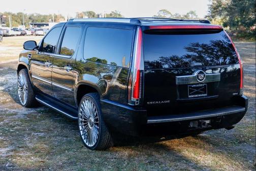 2007 Cadillac Escalade ESV Standard