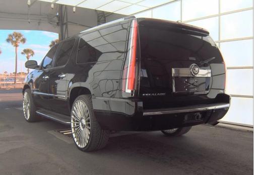 2007 Cadillac Escalade ESV Standard