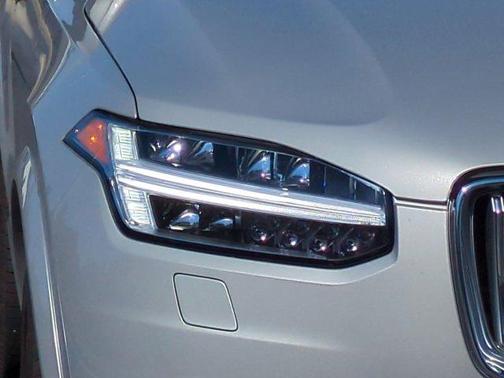 2023 Volvo XC90 Recharge Plug-In Hybrid T8 Ultimate 6-Seater