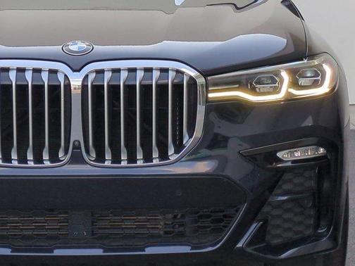 Carbon Black Metallic 2022 BMW X7 xDrive40i