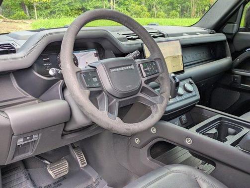 2023 Land Rover Defender 110 V8