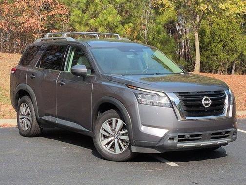 2023 Nissan Pathfinder SL