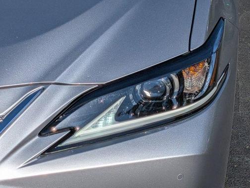 2022 Lexus ES 350 Base