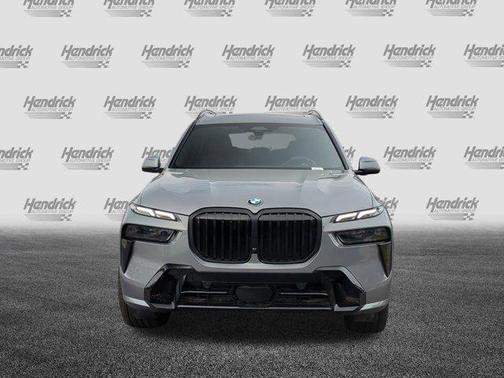Gray Metallic 2026 BMW X7 xDrive40i