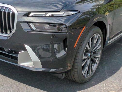 Black Sapphire Metallic 2026 BMW X7 xDrive40i