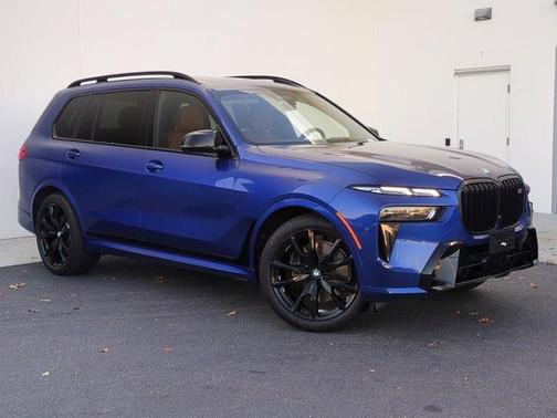 2023 BMW X7 M60i