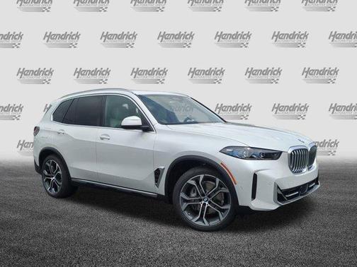 Mineral White Metallic 2026 BMW X5 xDrive40i