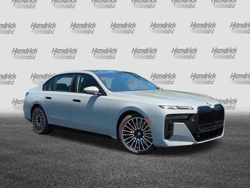 2025 BMW 740 i xDrive