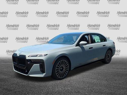 2025 BMW 740 i xDrive