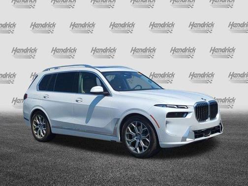 Mineral White Metallic 2023 BMW X7 xDrive40i