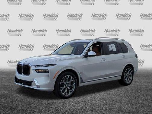 Mineral White Metallic 2023 BMW X7 xDrive40i