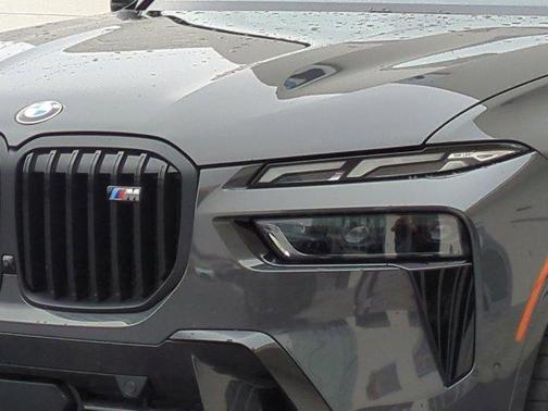 2025 BMW X7 M60i