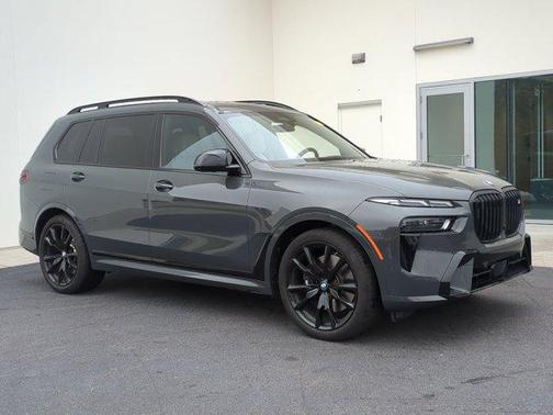 2025 BMW X7 M60i
