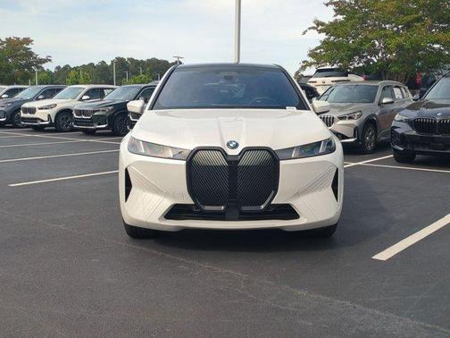 2026 BMW iX xDrive60