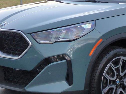 2025 BMW X2 xDrive28i