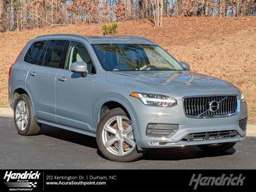 2022 Volvo XC90 T5 Momentum 7 Passenger