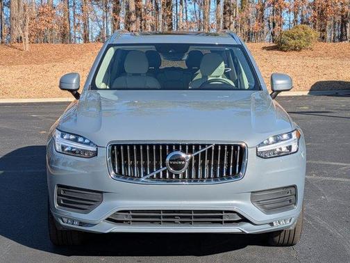2022 Volvo XC90 T5 Momentum 7 Passenger