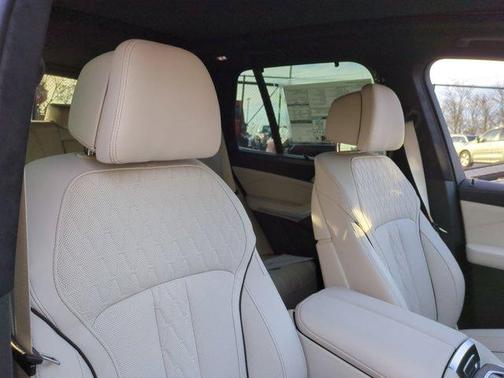 Gray Metallic 2026 BMW X5 xDrive40i