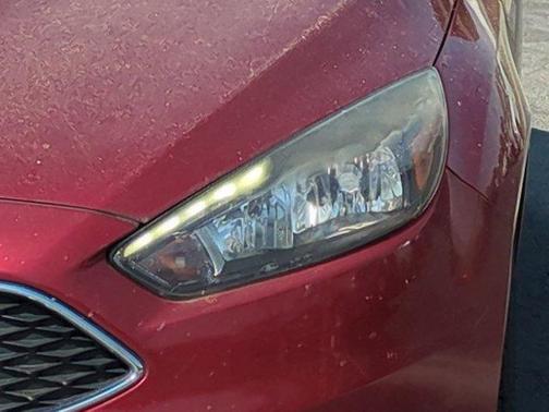 Ruby Red Metallic Tinted Clearcoat 2017 Ford Focus SEL