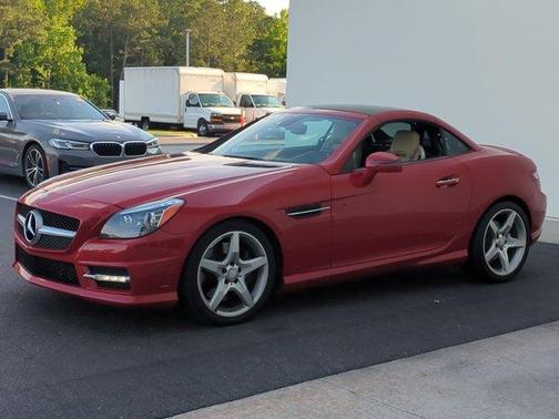 Mars Red 2016 Mercedes-Benz SLK-Class SLK300