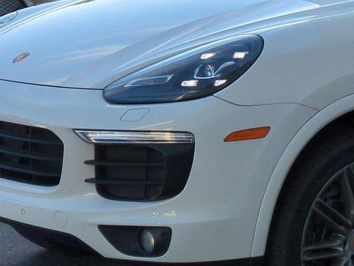 2017 Porsche Cayenne Platinum Edition