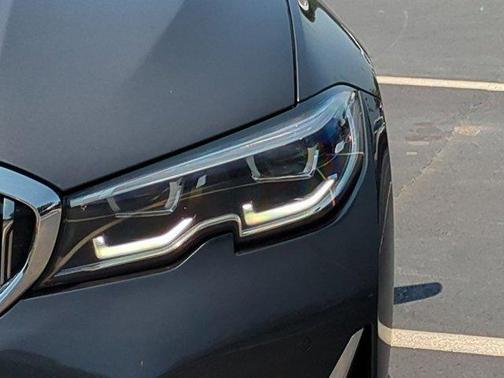 2019 BMW 330 i xDrive