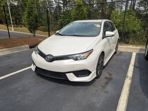Blizzard Pearl 2018 Toyota Corolla iM Base