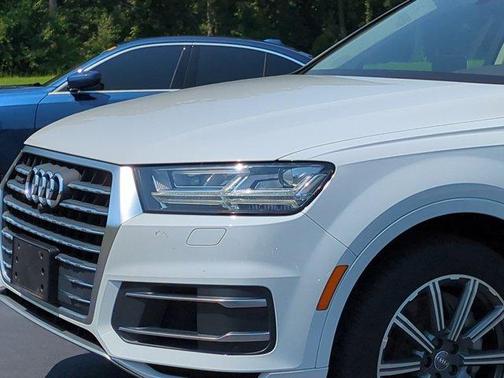 2019 Audi Q7 55 Premium Plus
